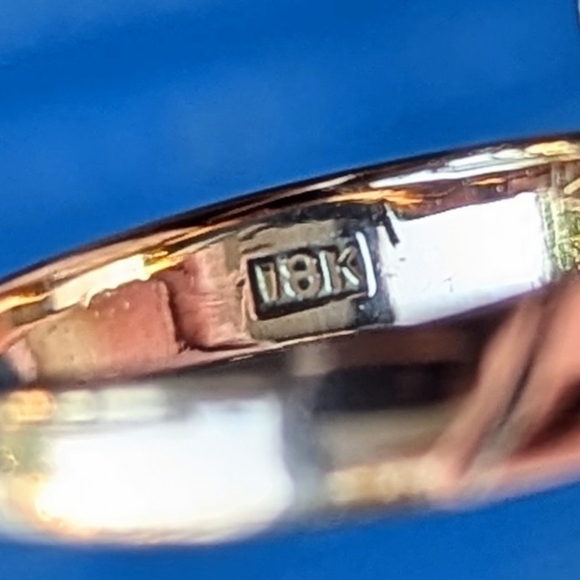 Genuine Ruby 18k Gold Ring - Picture 11 of 11